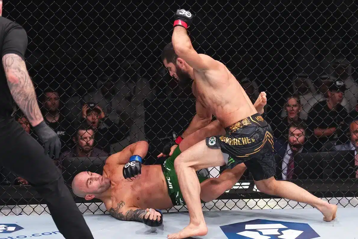 Islam Makhachev successfully defended his title against Alexander Volkanovski