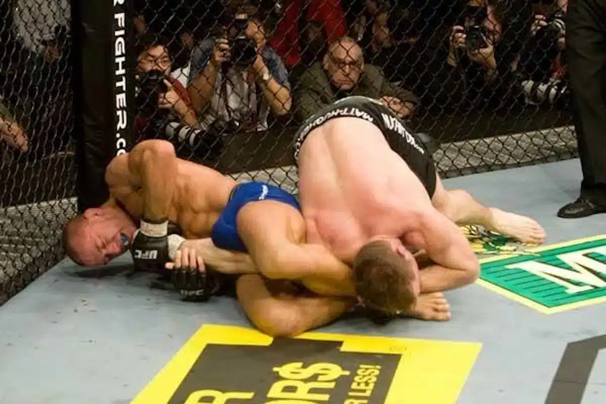 Georges St Pierre submits Matt Hughes in Fight 3