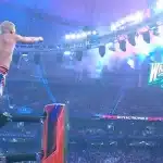 Cody Rhodes wins the Men's Royal Rumble 2024 and is poiting to the Wrestlemania XL banner at Tropicana Field